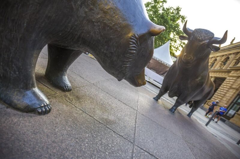 Bitcoin Price Surge Triggers $92M Loss for Bearish Trader Amidst $426M in Short Liquidations