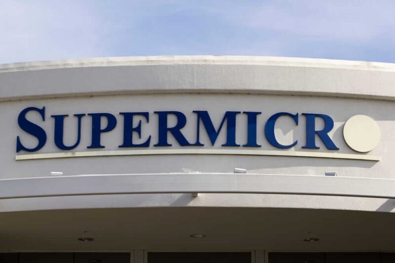 Master Risk Management: 5 Key Lessons from Super Micro’s Post-Earnings Volatility in Options Trading