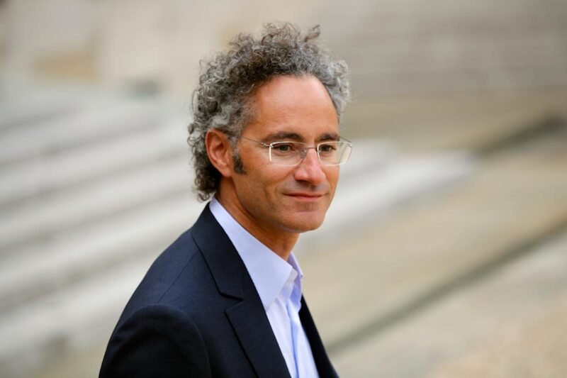 Palantir Stock Soars 10%, Pfizer Exceeds Expectations, Caterpillar Highlights Tariff Challenges